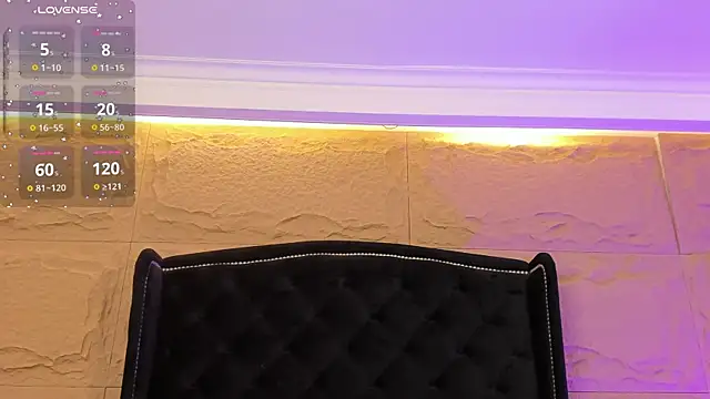 Snapshot of naomi_hill1 chatting on 11-21-25, 09:57 naomi hill1 online show from 11-21-25, 09:57