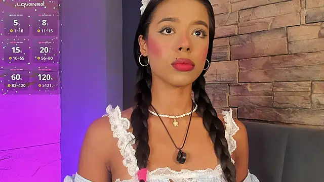 Snapshot of naomi_hill1 chatting on 12-01-25, 10:15 naomi hill1 online show from 12-01-25, 10:15