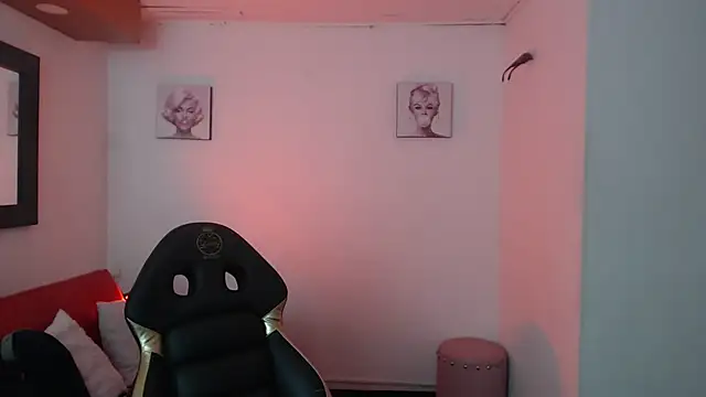 Snapshot of Andy_Eagleton_20_ chatting on 02-06-26, 10:35 Andy Eagleton 20 online show from 02-06-26, 10:35