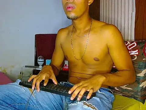 Snapshot of andreswj_bigcock23 chatting on 10-05-25, 10:07 andreswj bigcock23 online show from 10-05-25, 10:07