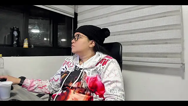 Xander Taylor  online show from 10-16-25, 04:13