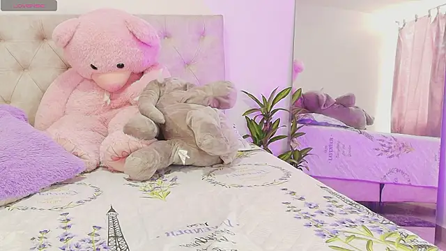 Snapshot of SoofiKiss chatting on 03-11-26, 06:58 SoofiKiss online show from 03-11-26, 06:58