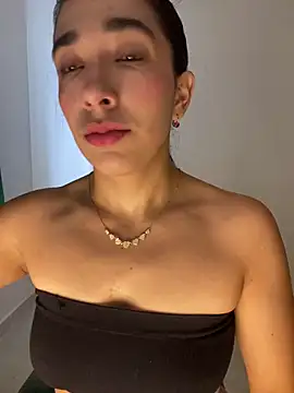 Snapshot of SabrinaEvanss_ chatting on 05-05-26, 12:02 SabrinaEvanss online show from 05-05-26, 12:02