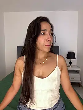 Snapshot of SabrinaEvanss_ chatting on 05-06-26, 07:41 SabrinaEvanss online show from 05-06-26, 07:41