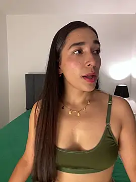 Snapshot of SabrinaEvanss_ chatting on 05-15-26, 06:48 SabrinaEvanss online show from 05-15-26, 06:48