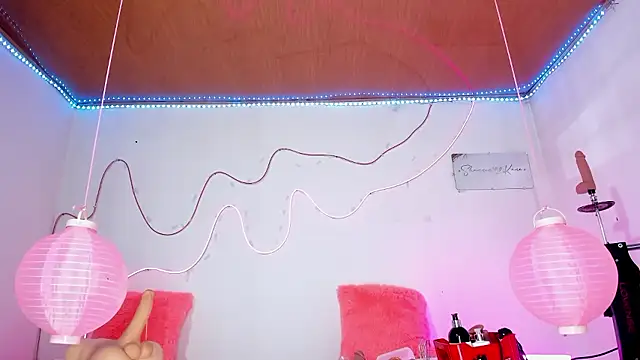 Snapshot of shannon_kinne_ chatting on 01-14-26, 07:41 shannon kinne online show from 01-14-26, 07:41