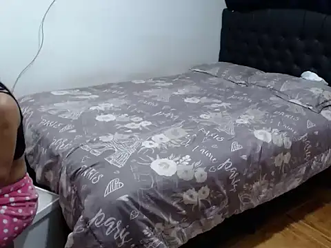 Snapshot of linnaskinyy chatting on 03-14-26, 04:40 linnaskinyy online show from 03-14-26, 04:40