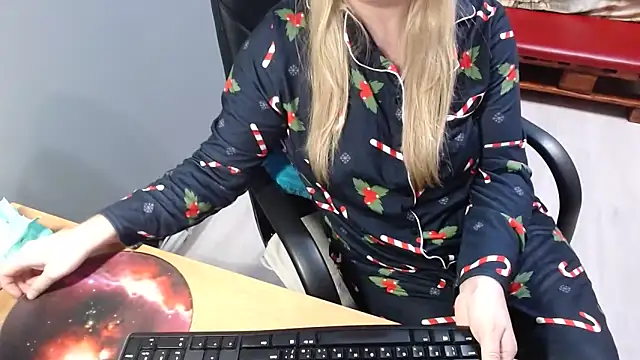 Ledi Catherin online show from 12-20-25, 07:21