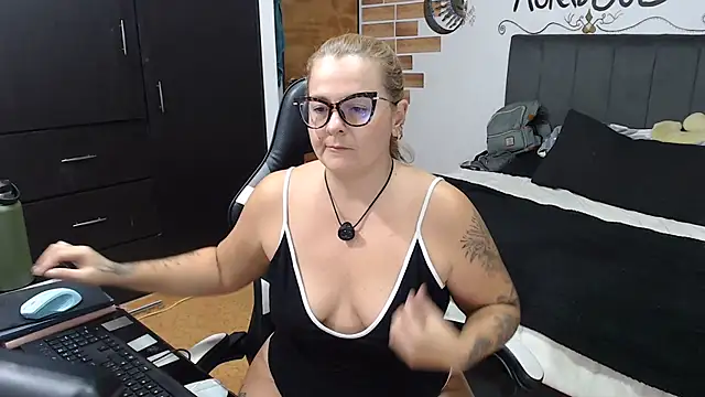 perlagoloza05 online show from 07-14-26, 03:22
