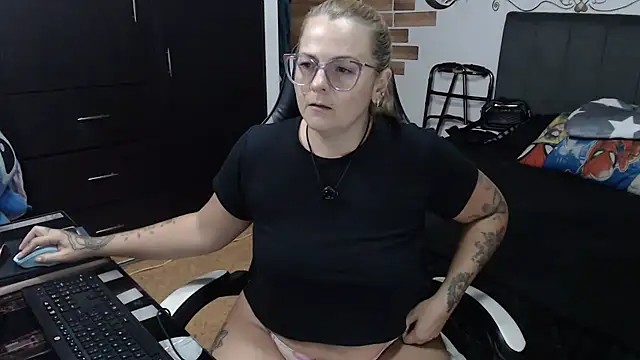perlagoloza05 online show from 07-28-26, 03:35