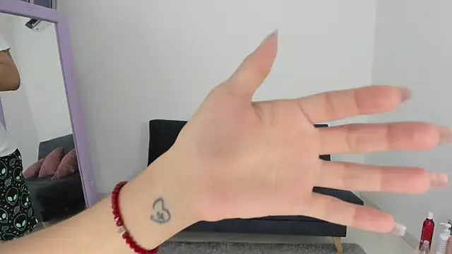 Snapshot of amazinghotgirl chatting on 11-27-25, 07:27 amazinghotgirl online show from 11-27-25, 07:27