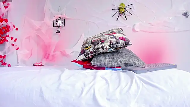 Snapshot of 2_fire chatting on 10-27-25, 08:02 2 fire online show from 10-27-25, 08:02