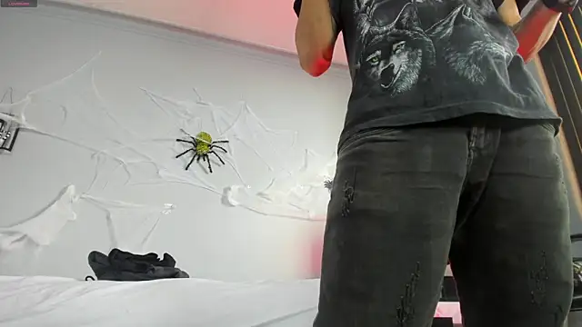 Snapshot of 2_fire chatting on 10-28-25, 08:00 2 fire online show from 10-28-25, 08:00