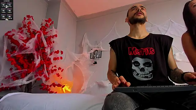 Snapshot of 2_fire chatting on 10-29-25, 08:21 2 fire online show from 10-29-25, 08:21