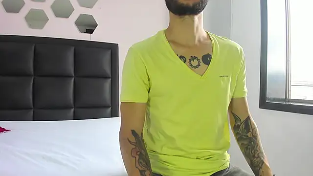 Snapshot of 2_fire chatting on 12-18-25, 07:42 2 fire online show from 12-18-25, 07:42