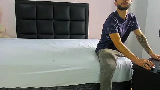 Snapshot of 2_fire chatting on 12-22-25, 07:55 2 fire online show from 12-22-25, 07:55