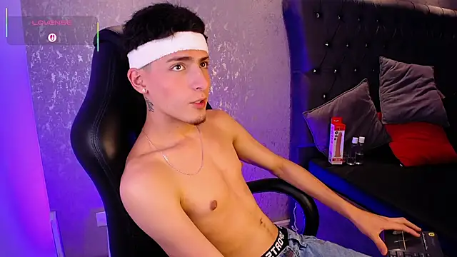 MateoMitchell online show from 12-15-25, 05:34