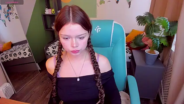 Snapshot of Sarah_babyyy chatting on 10-04-25, 06:22 Sarah babyyy online show from 10-04-25, 06:22