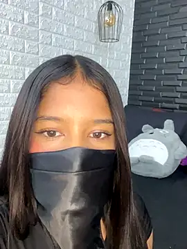 Snapshot of JardinEspanol chatting on 11-04-25, 12:48 JardinEspanol online show from 11-04-25, 12:48