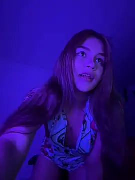 Snapshot of Scarlett_fox__ chatting on 02-15-26, 06:21 Scarlett fox online show from 02-15-26, 06:21