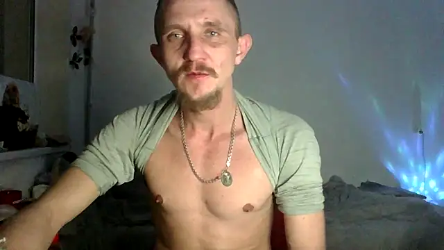 Snapshot of Twolatte1520 chatting on 02-16-26, 01:46 Twolatte1520 online show from 02-16-26, 01:46