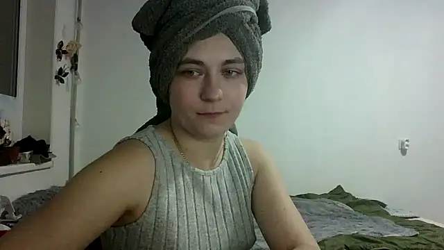 Snapshot of Twolatte1520 chatting on 02-27-26, 07:25 Twolatte1520 online show from 02-27-26, 07:25