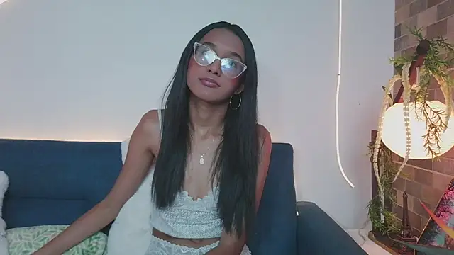 luna valen online show from 03-17-26, 05:11