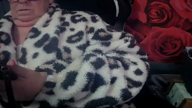 Playful MILF Demi online show from 03-12-26, 02:23