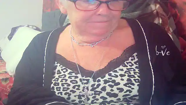 Snapshot of Playful_MILF_Demi chatting on 05-14-26, 11:00 Playful MILF Demi online show from 05-14-26, 11:00
