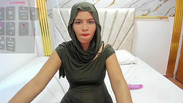 Snapshot of Yasmin_nazer chatting on 10-15-25, 08:42 Yasmin nazer online show from 10-15-25, 08:42