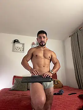 Ezzio Scolaro online show from 04-21-26, 01:42