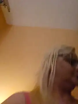 NieMaJazdyBezGwiazdy7883 online show from 10-29-25, 06:42