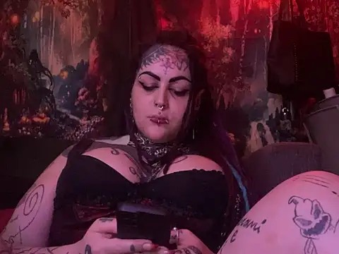 Snapshot of nyxvelon chatting on 11-16-25, 10:15 nyxvelon online show from 11-16-25, 10:15