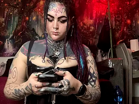 Snapshot of nyxvelon chatting on 12-16-25, 12:04 nyxvelon online show from 12-16-25, 12:04