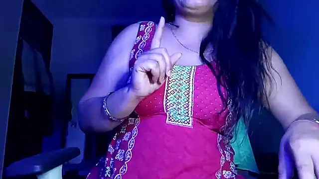 horny milf couple online show from 04-29-26, 07:31