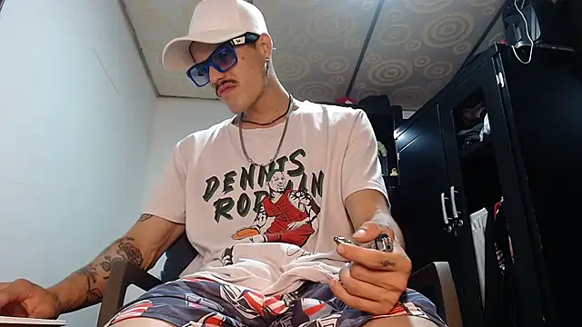 Snapshot of imsammytop chatting on 10-06-25, 10:51 imsammytop online show from 10-06-25, 10:51