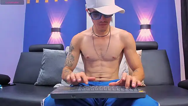 Snapshot of imsammytop chatting on 10-23-25, 01:21 imsammytop online show from 10-23-25, 01:21