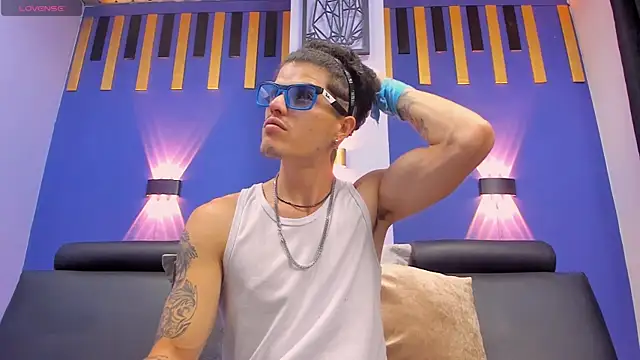 Snapshot of imsammytop chatting on 10-24-25, 11:17 imsammytop online show from 10-24-25, 11:17