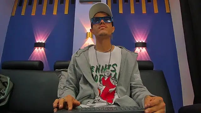 Snapshot of imsammytop chatting on 10-29-25, 11:23 imsammytop online show from 10-29-25, 11:23