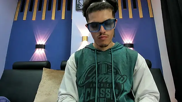 Snapshot of imsammytop chatting on 11-08-25, 11:58 imsammytop online show from 11-08-25, 11:58