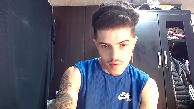 Snapshot of imsammytop chatting on 11-10-25, 09:41 imsammytop online show from 11-10-25, 09:41