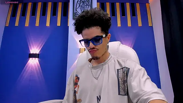 Snapshot of imsammytop chatting on 11-16-25, 01:49 imsammytop online show from 11-16-25, 01:49