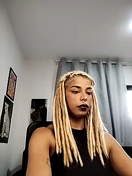 Helenoir online show from 06-27-26, 08:14