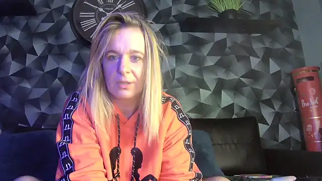 Snapshot of Delichieuse5 chatting on 11-29-25, 09:07 Delichieuse5 online show from 11-29-25, 09:07