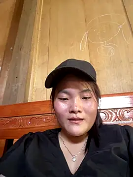 Snapshot of Beautiful-light22 chatting on 10-04-25, 04:32 Beautiful-light22 online show from 10-04-25, 04:32