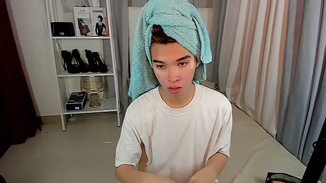 Snapshot of Yourdreamgoddess chatting on 01-12-26, 04:34 Yourdreamgoddess online show from 01-12-26, 04:34