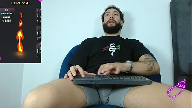 Snapshot of angel_kyrozz chatting on 12-15-25, 07:07 angel kyrozz online show from 12-15-25, 07:07