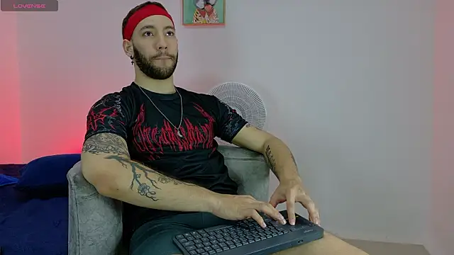 Snapshot of angel_kyrozz chatting on 03-12-26, 06:58 angel kyrozz online show from 03-12-26, 06:58