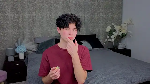 Cute Mike online show from 11-19-25, 07:58