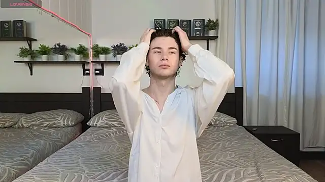 Cute Mike online show from 02-08-26, 10:18